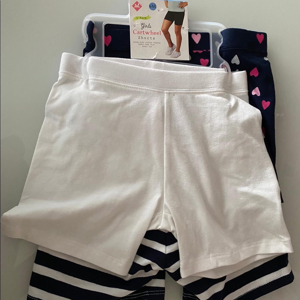 Short pants - Picture 2 of 2
